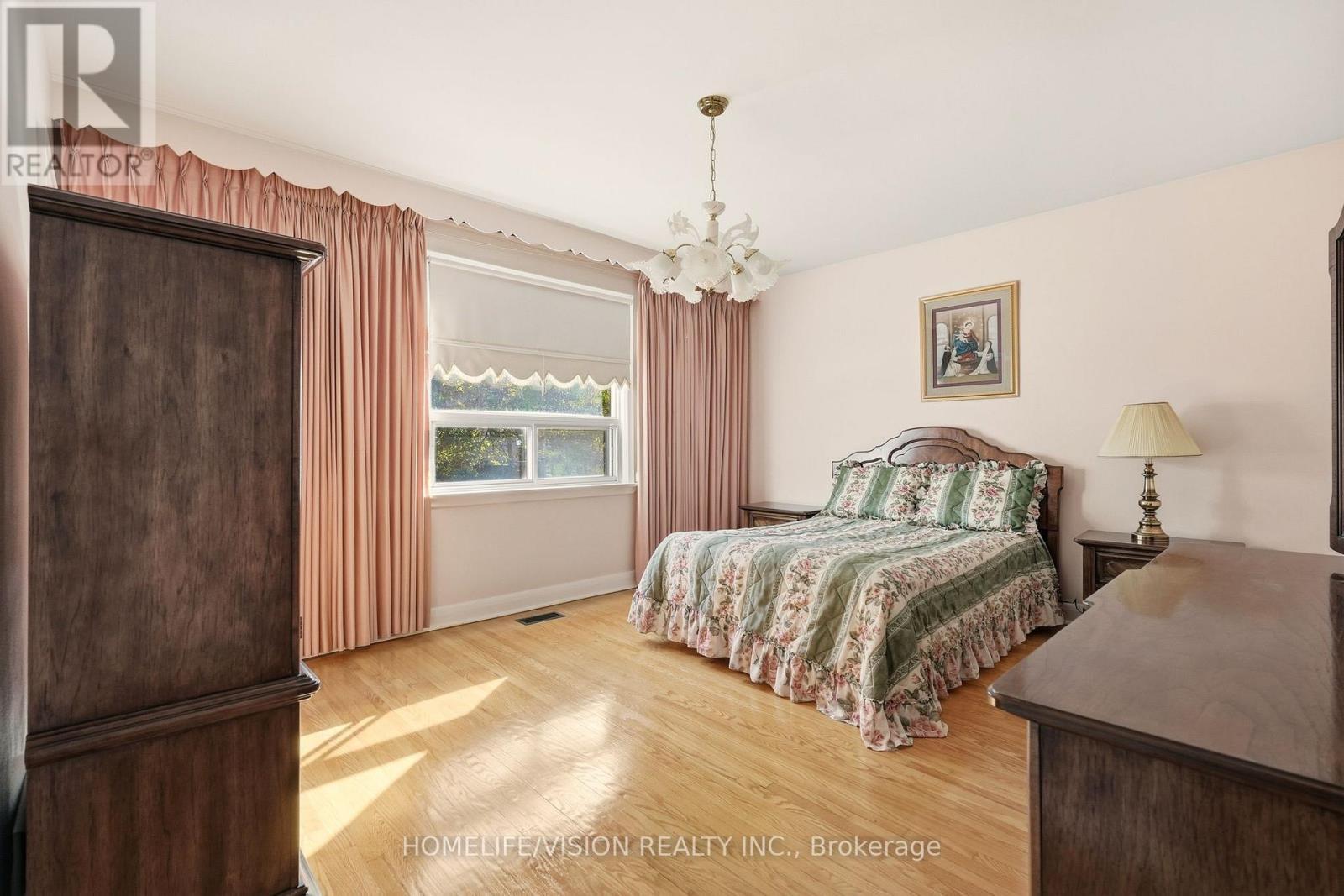 239 Epsom Downs Drive, Toronto, ON - Indoor Photo Showing Bedroom