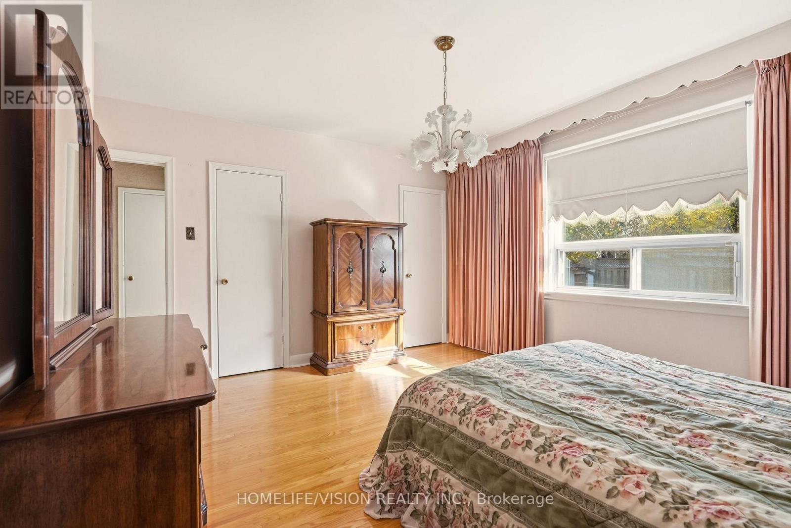 239 Epsom Downs Drive, Toronto, ON - Indoor Photo Showing Bedroom