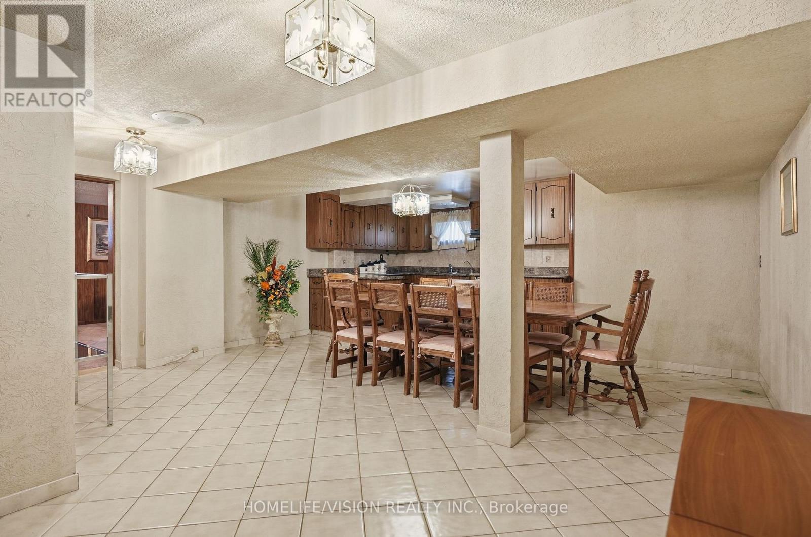 239 Epsom Downs Drive, Toronto, ON - Indoor Photo Showing Dining Room