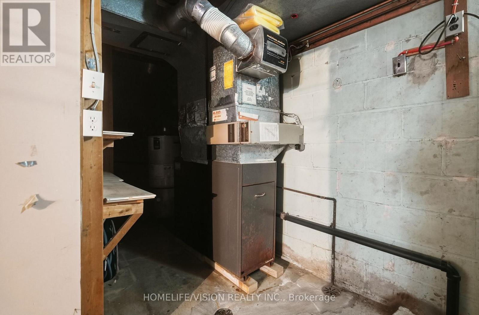 239 Epsom Downs Drive, Toronto, ON - Indoor Photo Showing Other Room