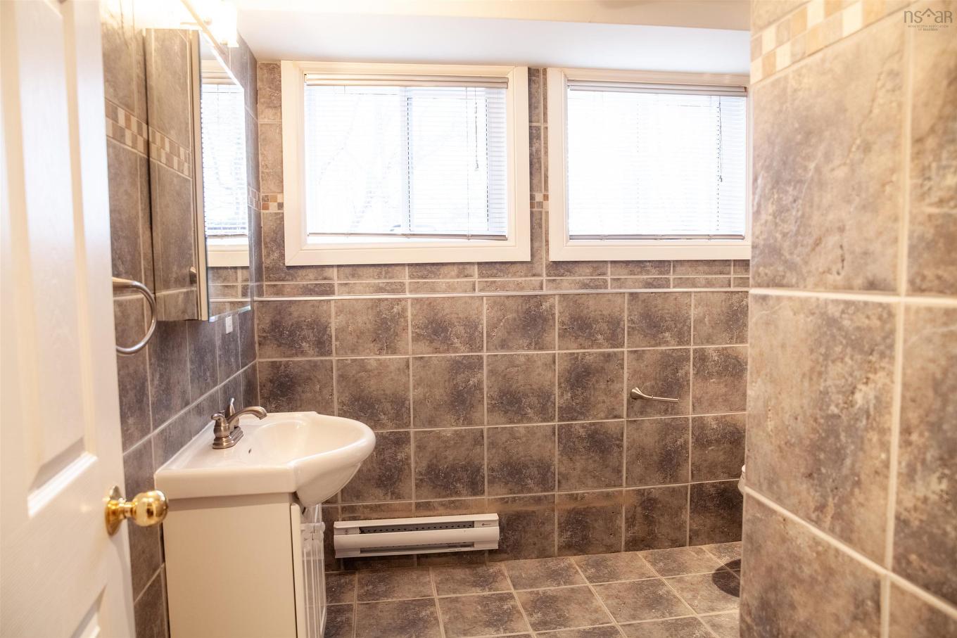 2975 Joseph Howe Drive, Halifax, NS