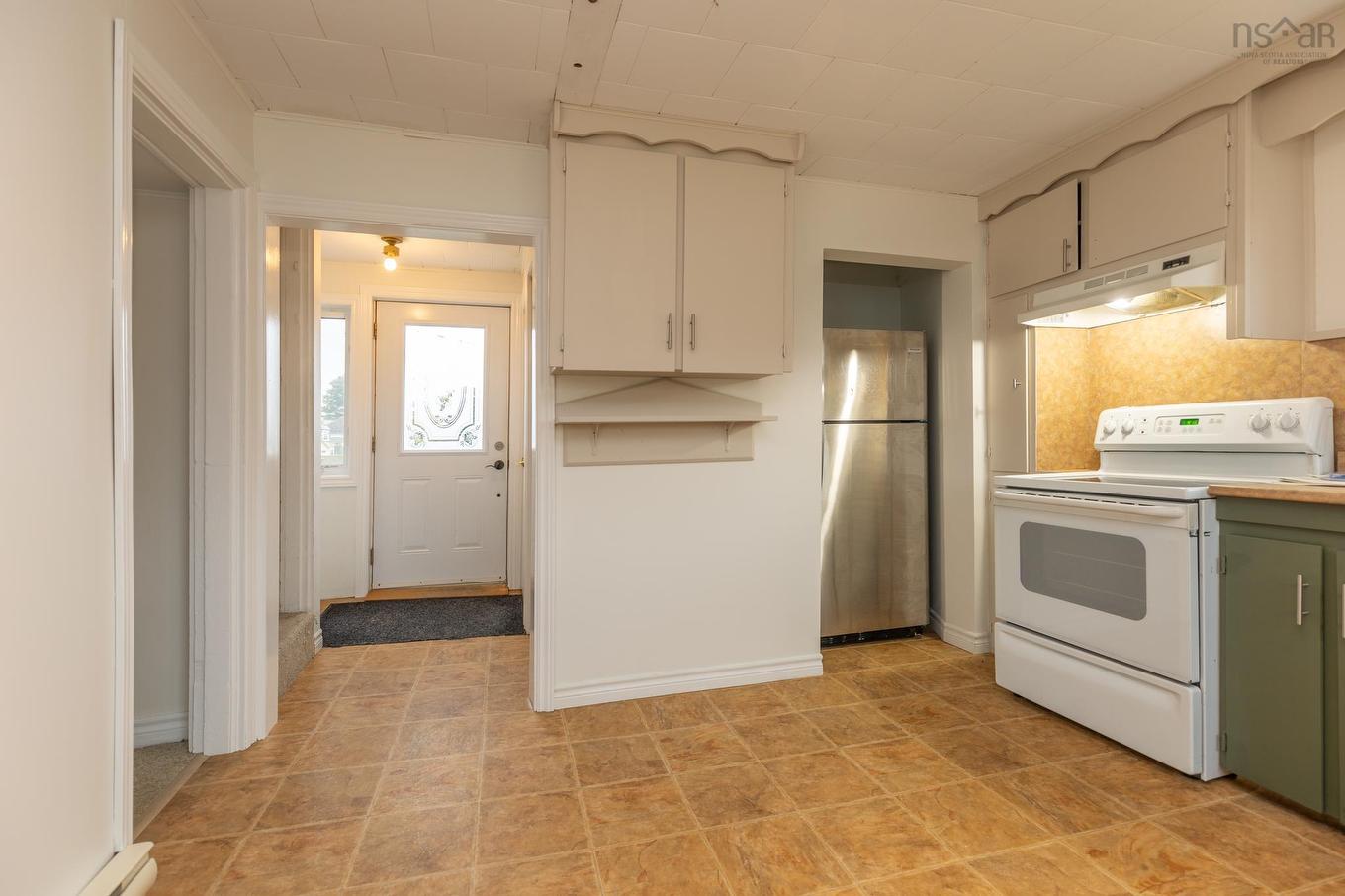 805 Highway 1, Hebron, NS