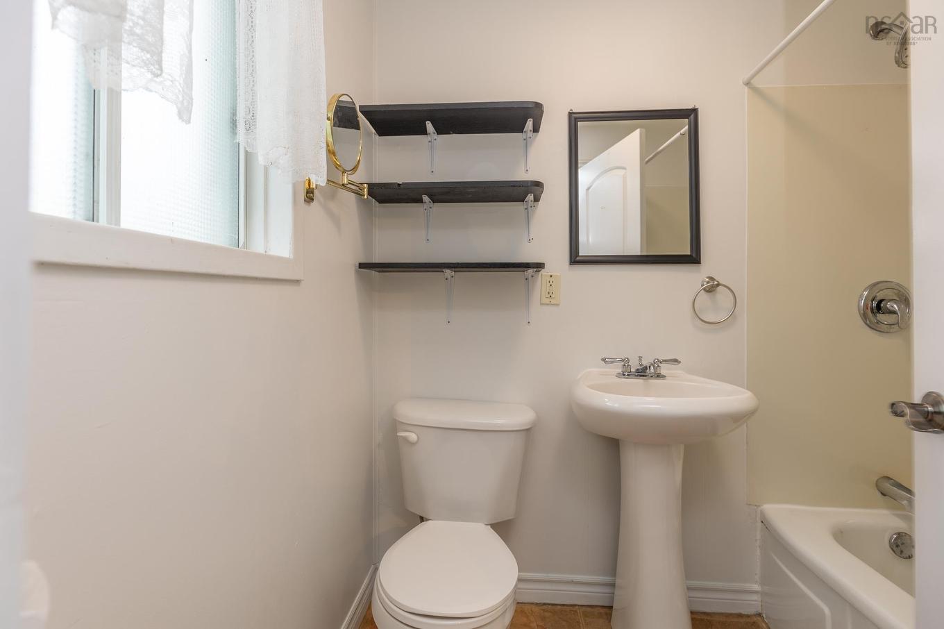 805 Highway 1, Hebron, NS