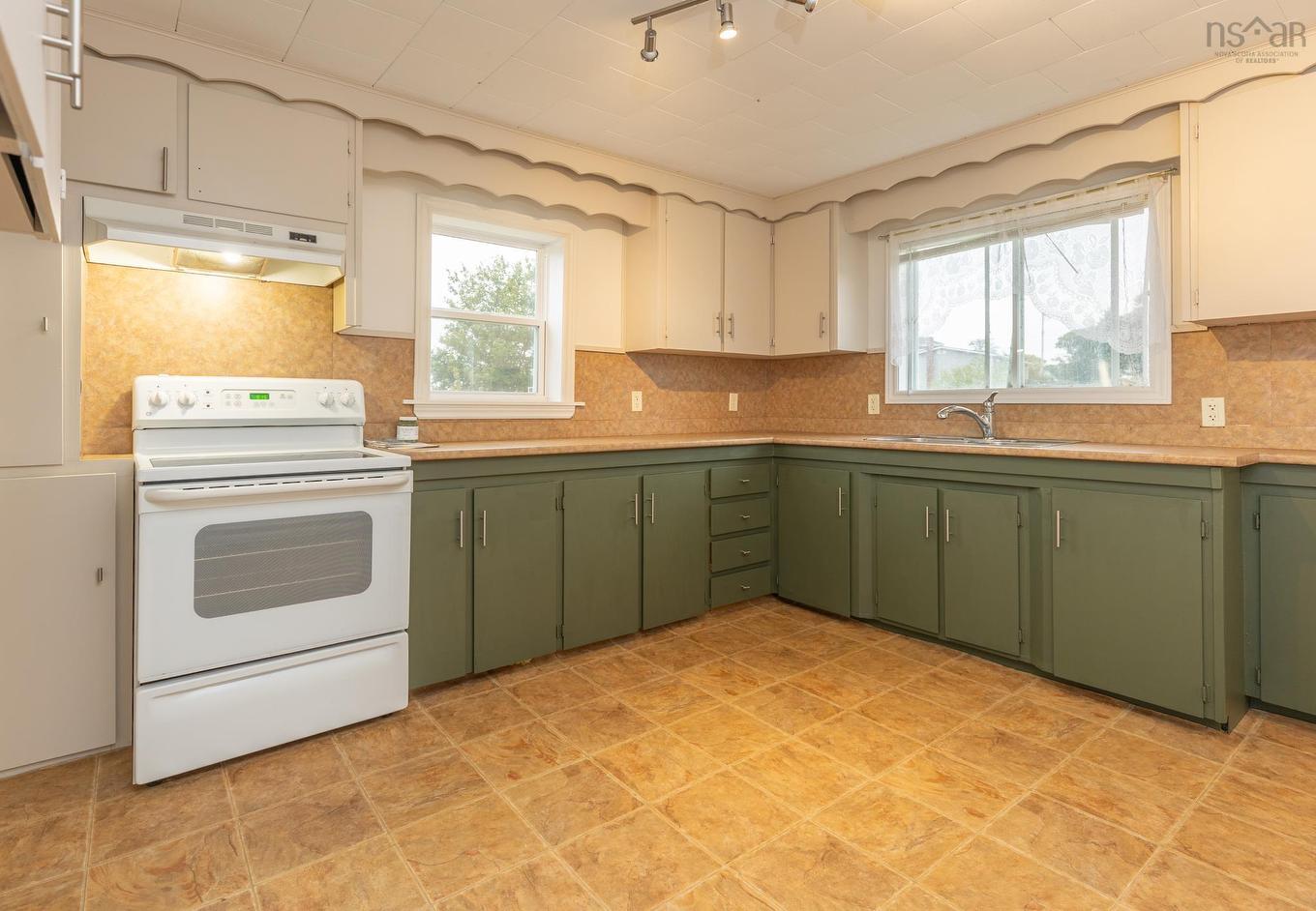 805 Highway 1, Hebron, NS