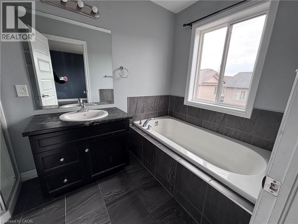 71 Fairgrounds Drive, Binbrook, ON - Indoor Photo Showing Bathroom