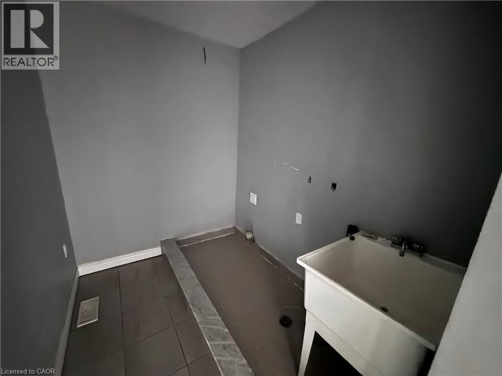 71 Fairgrounds Drive, Binbrook, ON - Indoor Photo Showing Other Room