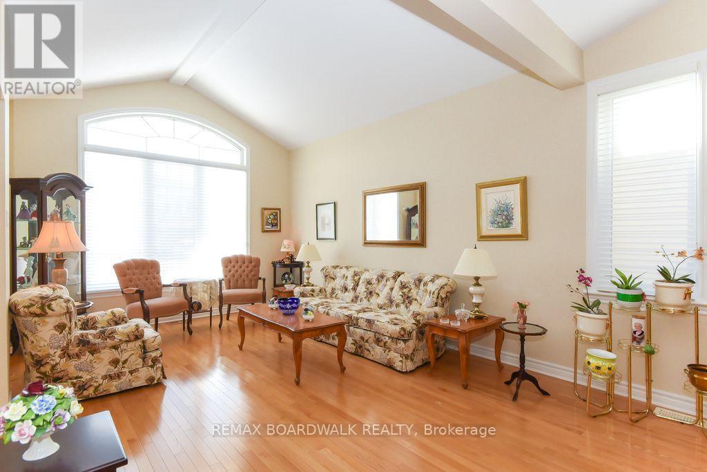 1861 Mickelberry Crescent, Ottawa, ON