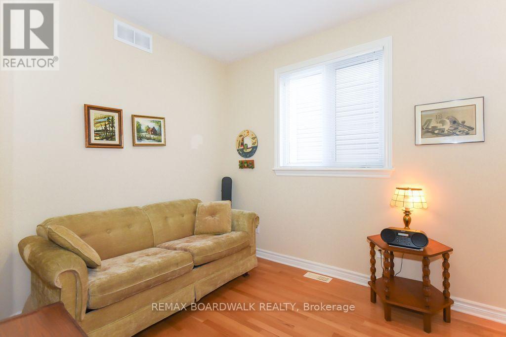 1861 Mickelberry Crescent, Ottawa, ON