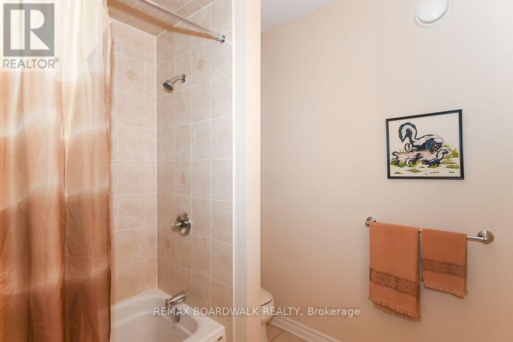 1861 Mickelberry Crescent, Ottawa, ON