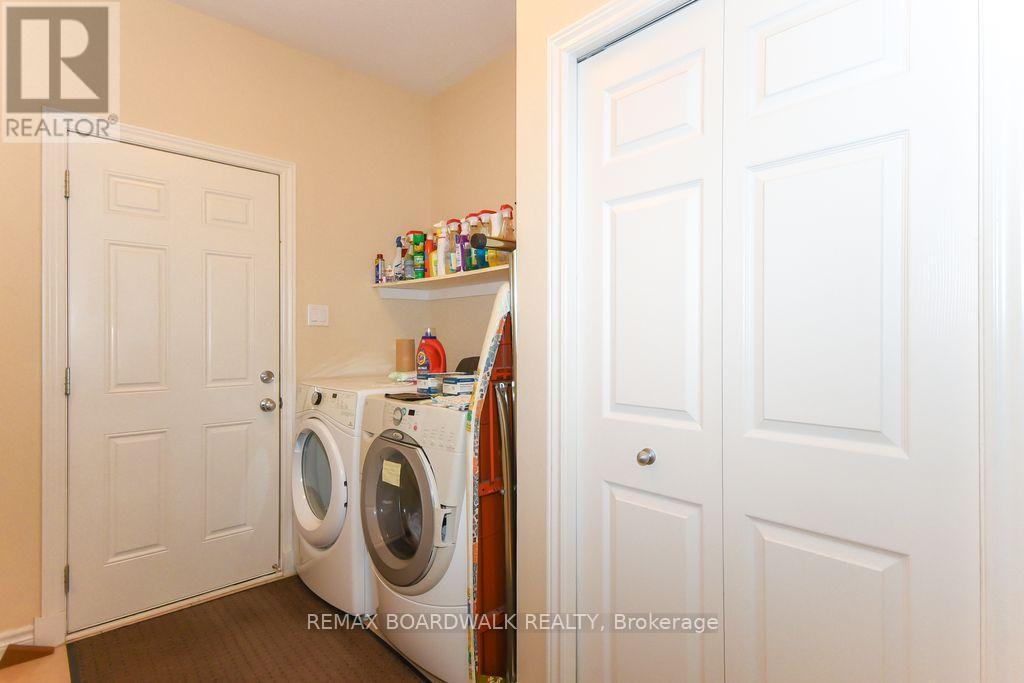 1861 Mickelberry Crescent, Ottawa, ON