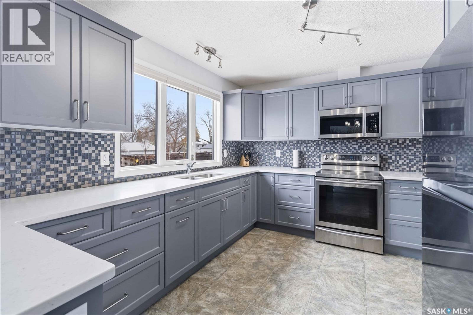 3001 Eastview, Saskatoon, SK