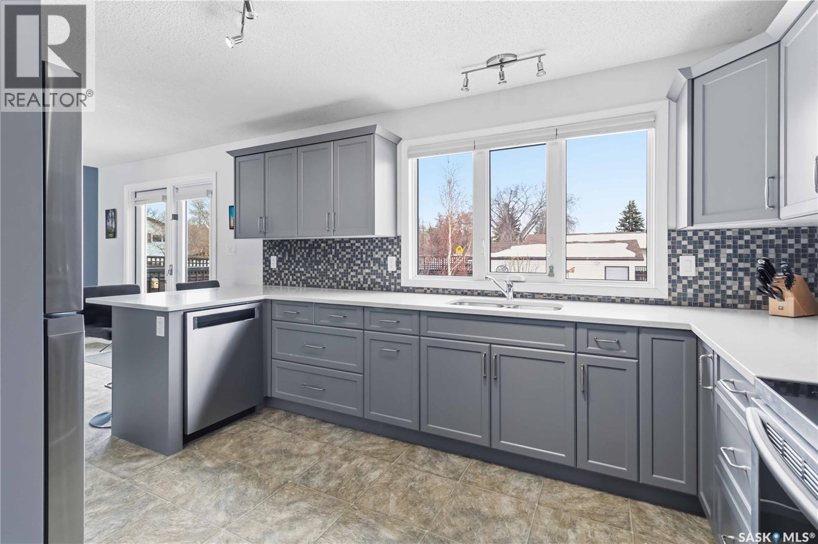 3001 Eastview, Saskatoon, SK