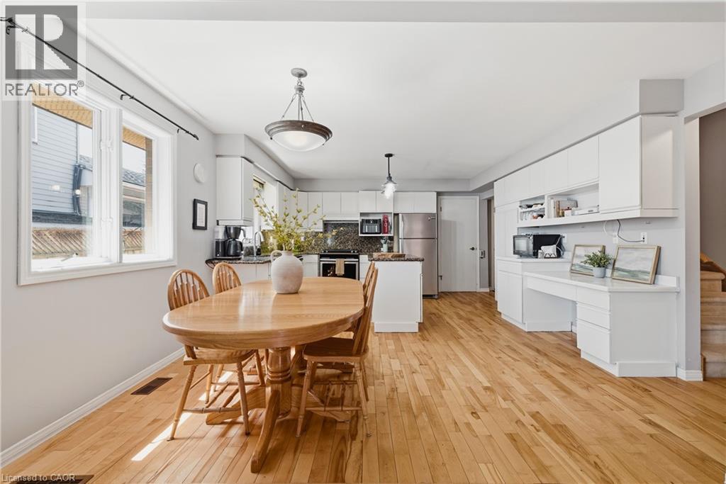 381 Timlock Place, Waterloo, ON - Indoor Photo Showing Dining Room