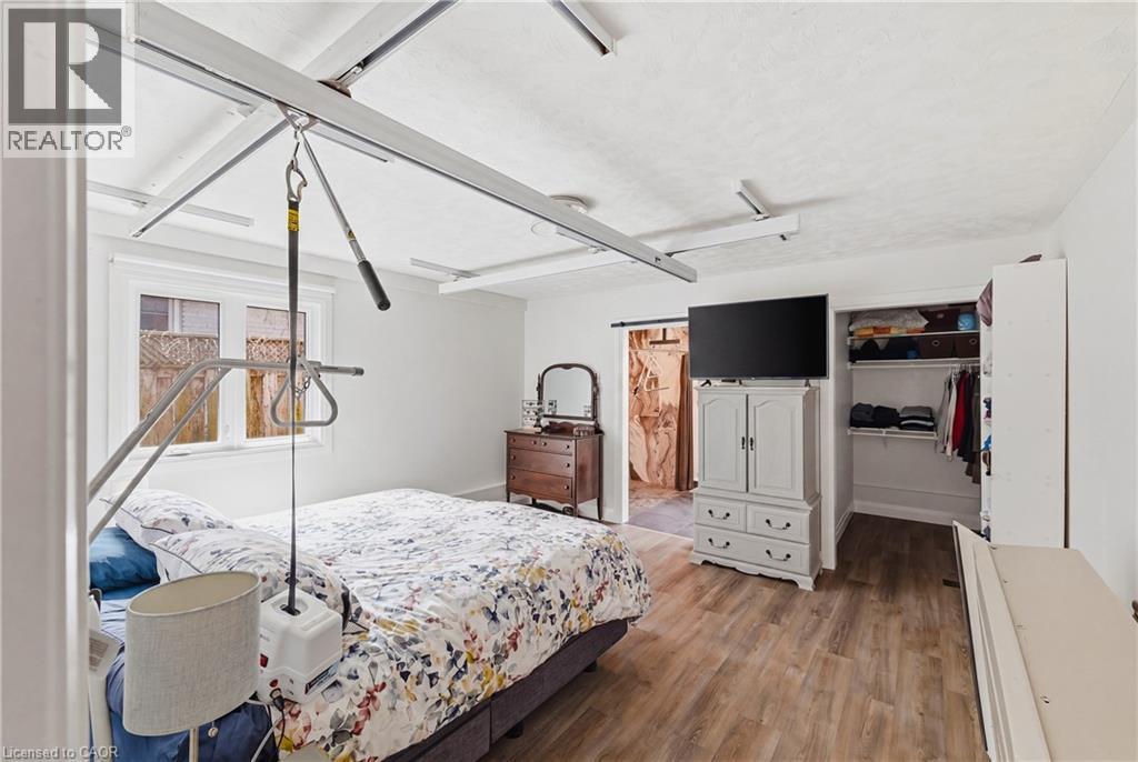 381 Timlock Place, Waterloo, ON - Indoor Photo Showing Bedroom
