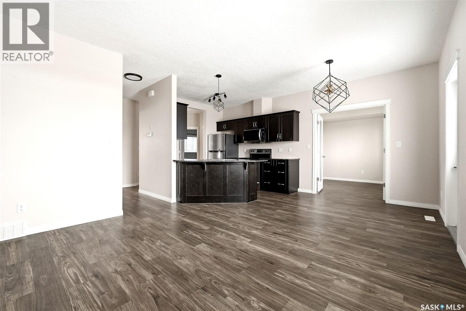 401 3826 Dewdney Avenue E, Regina, SK - Indoor Photo Showing Kitchen