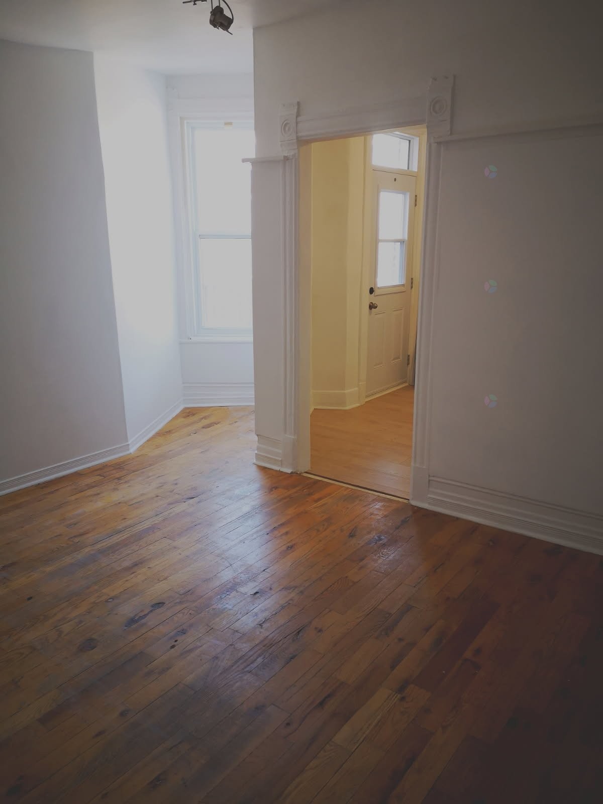 Living Room - 2-975 Rue St-André, Montréal (Ville-Marie), QC - Indoor Photo Showing Other Room