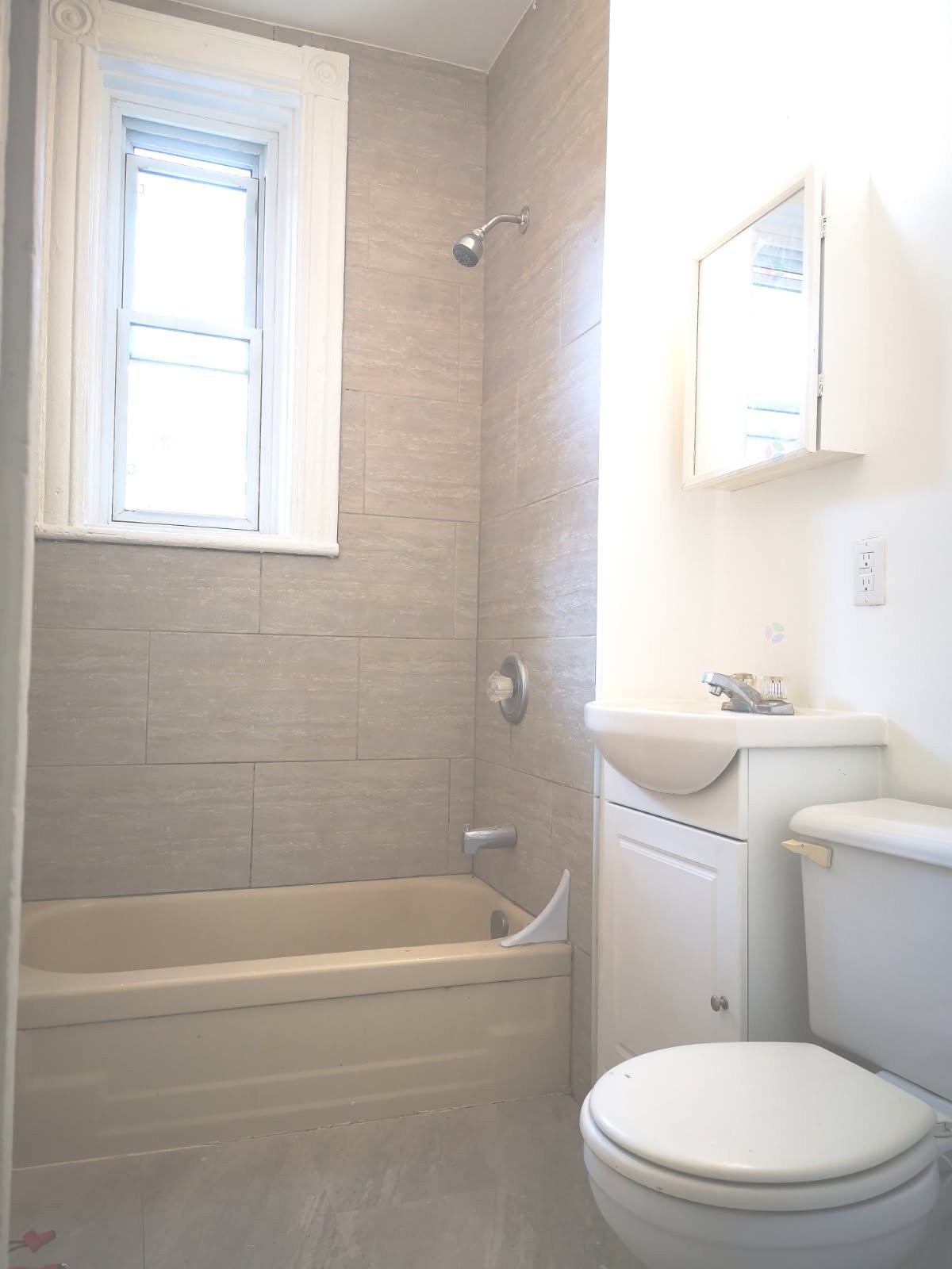 Bathroom - 2-975 Rue St-André, Montréal (Ville-Marie), QC - Indoor Photo Showing Bathroom