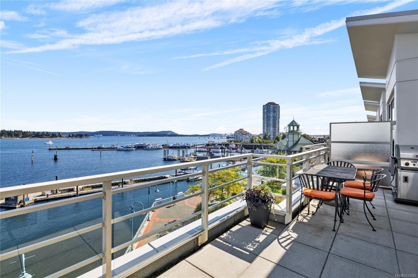 Th25-38 Front St, Nanaimo, BC