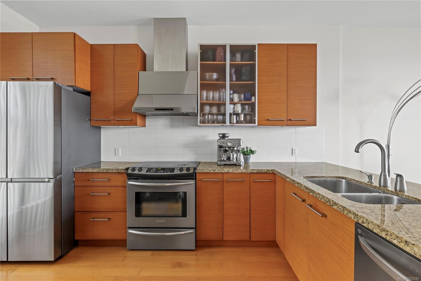 Th25-38 Front St, Nanaimo, BC