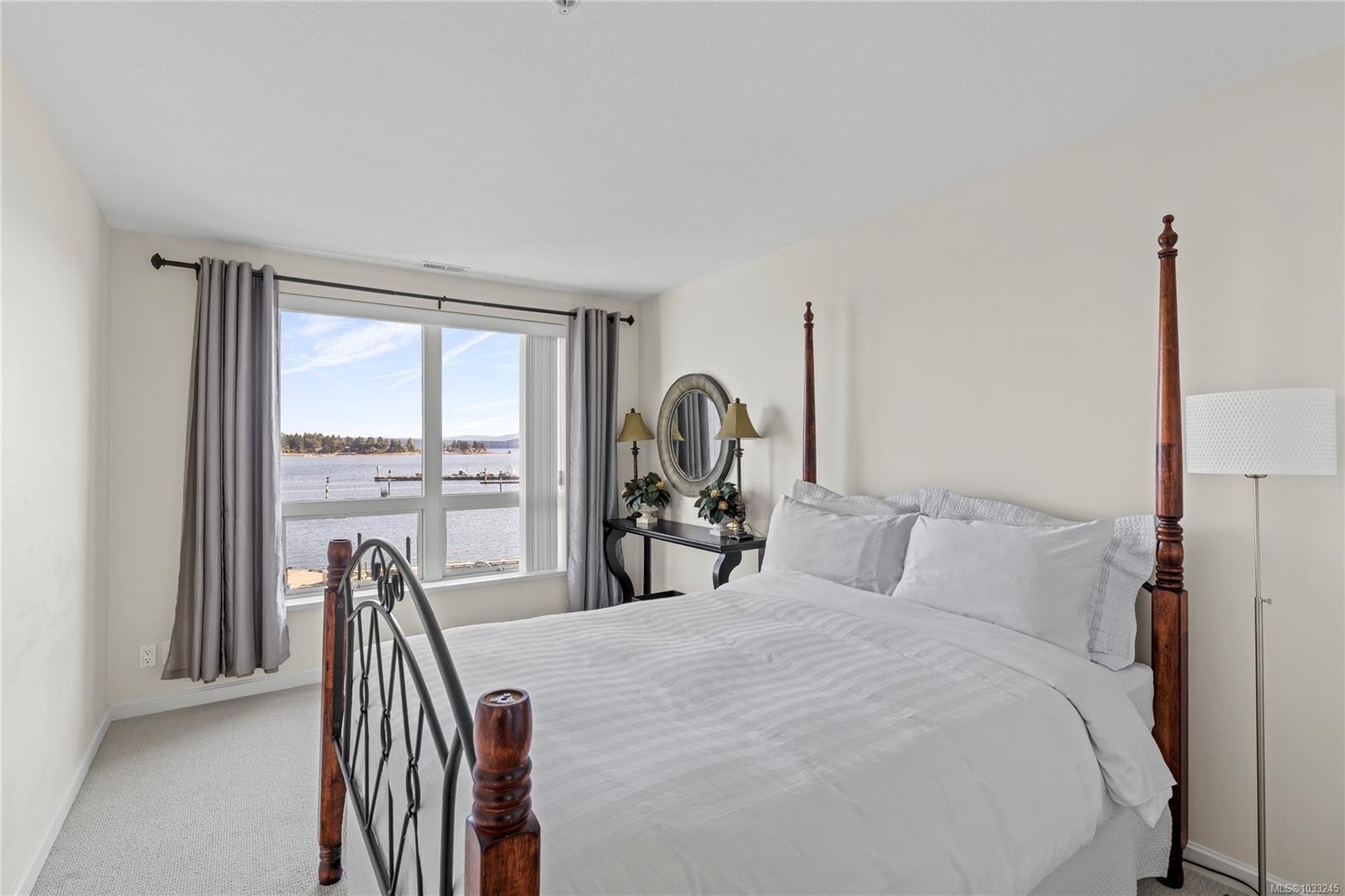 Th25-38 Front St, Nanaimo, BC