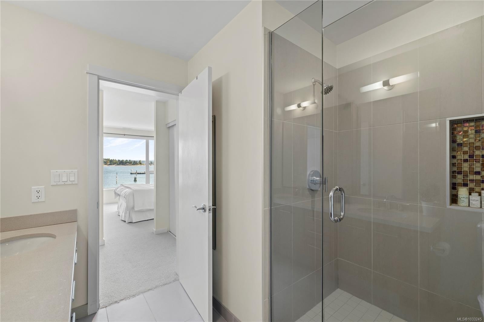 Th25-38 Front St, Nanaimo, BC