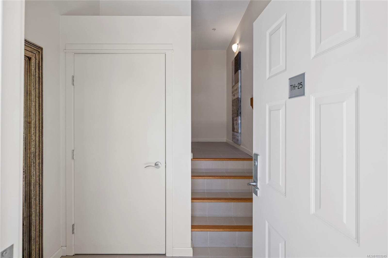 Th25-38 Front St, Nanaimo, BC