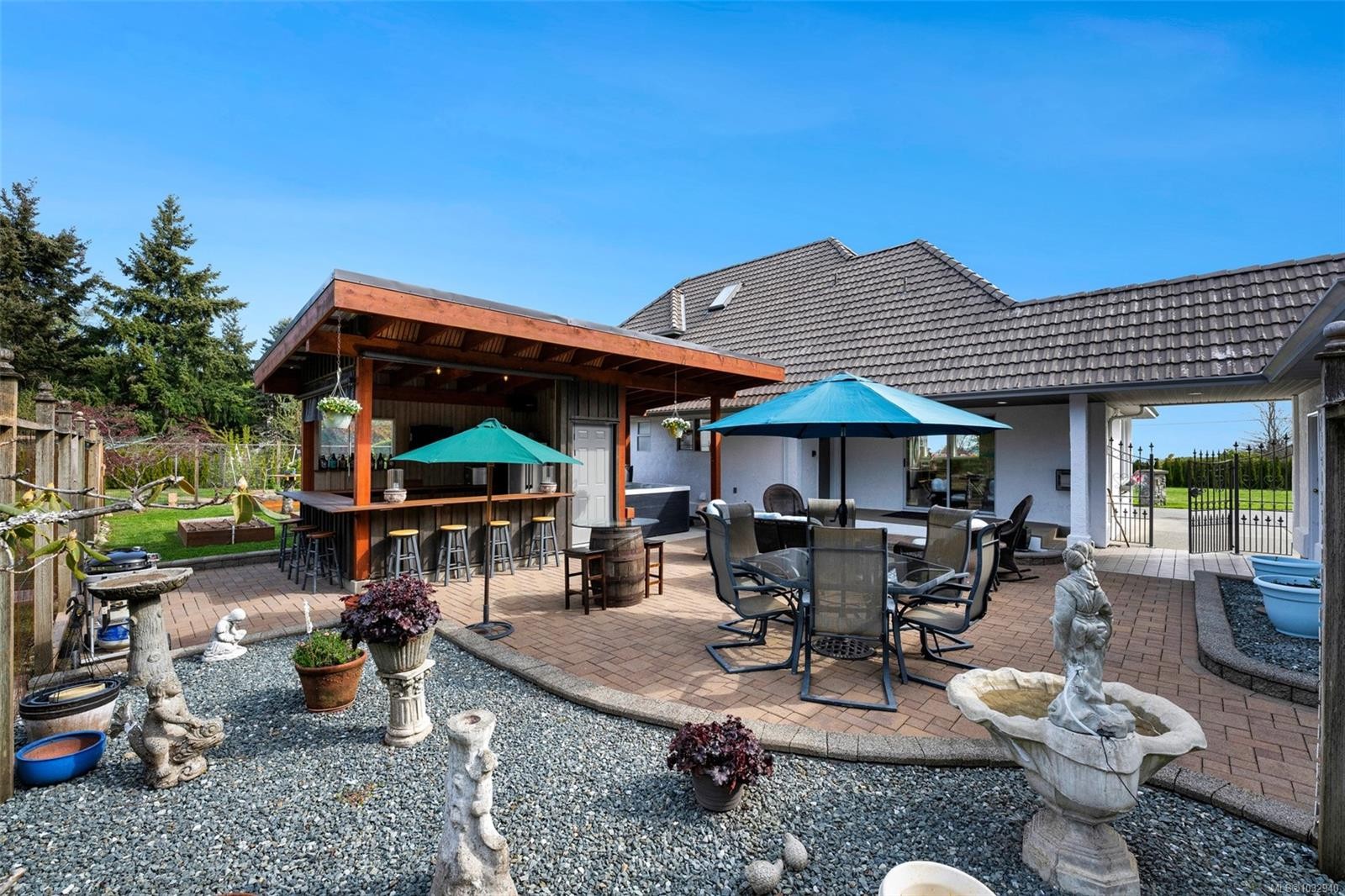 2304 Boulding Rd, Mill Bay, BC