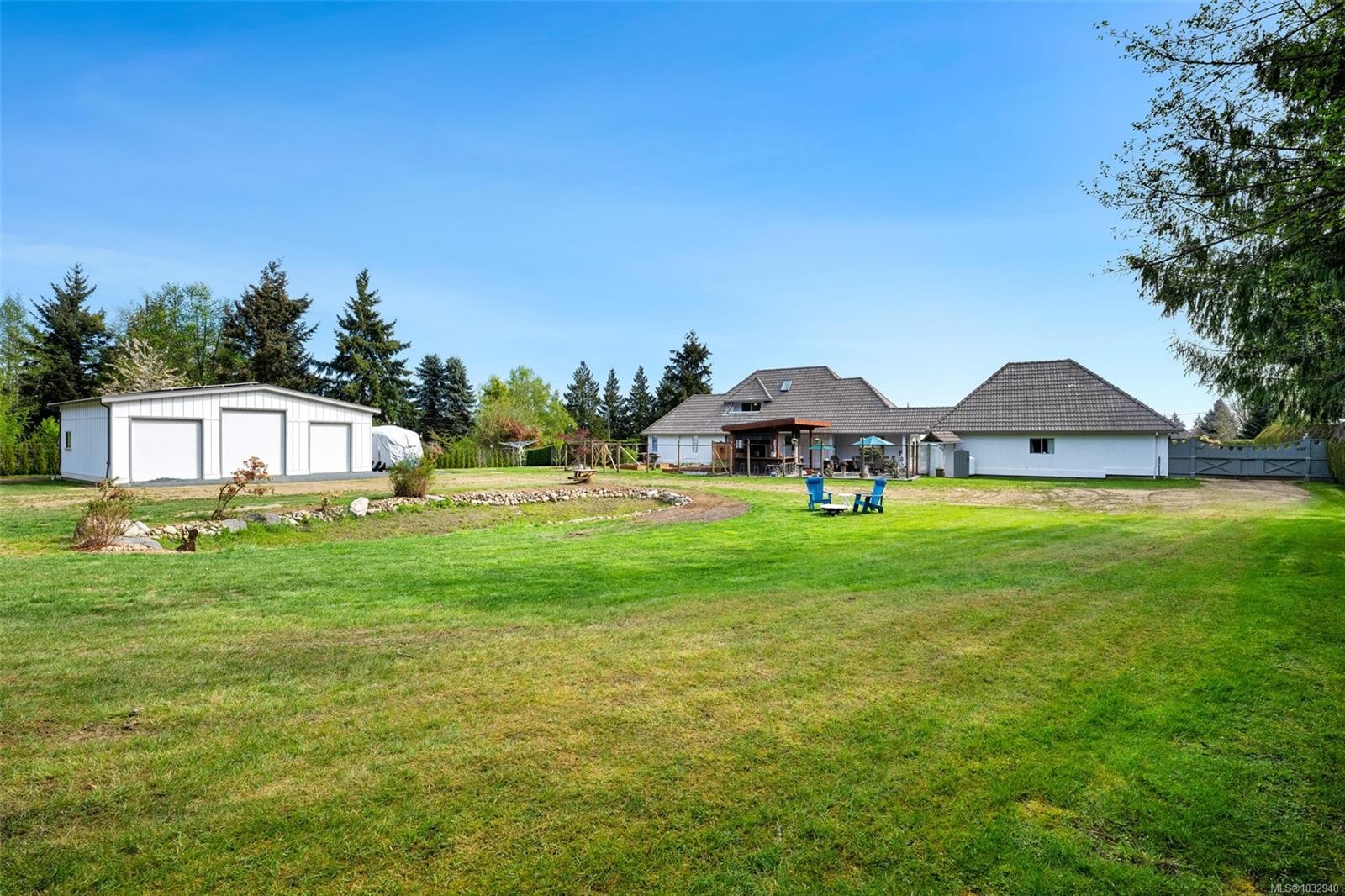 2304 Boulding Rd, Mill Bay, BC