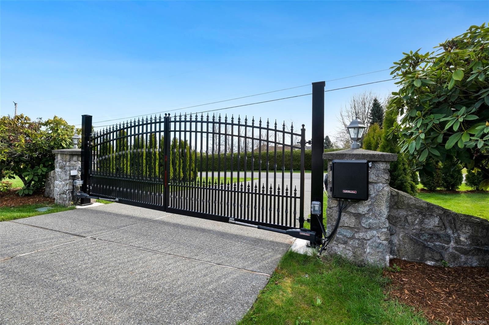 2304 Boulding Rd, Mill Bay, BC