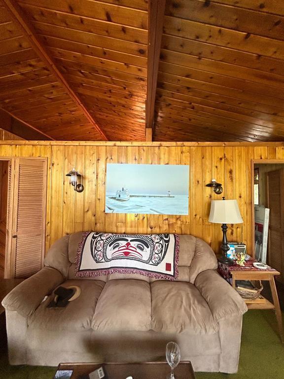 10 Leaside Beach Road, Pine Dock, MB - Indoor