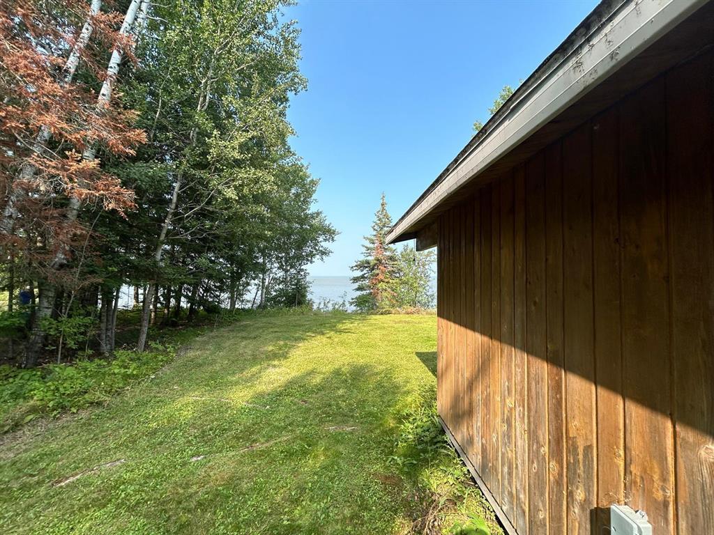 10 Leaside Beach Road, Pine Dock, MB - Outdoor