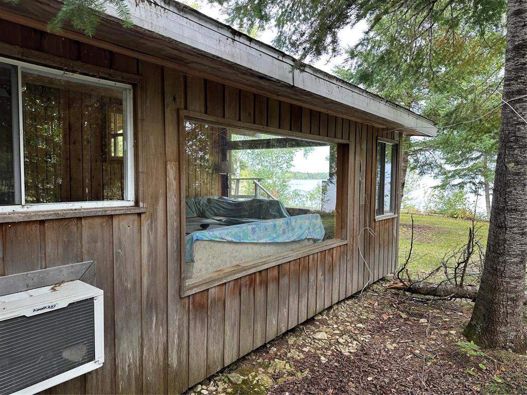 10 Leaside Beach Road, Pine Dock, MB - Outdoor With Exterior