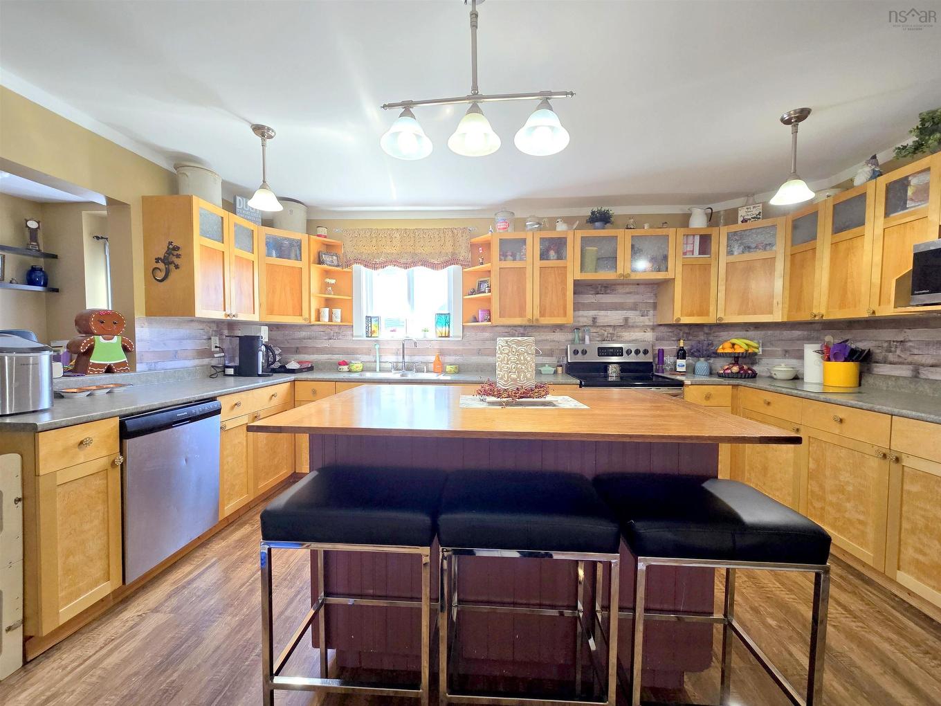 13 West Victoria Street, Amherst, NS