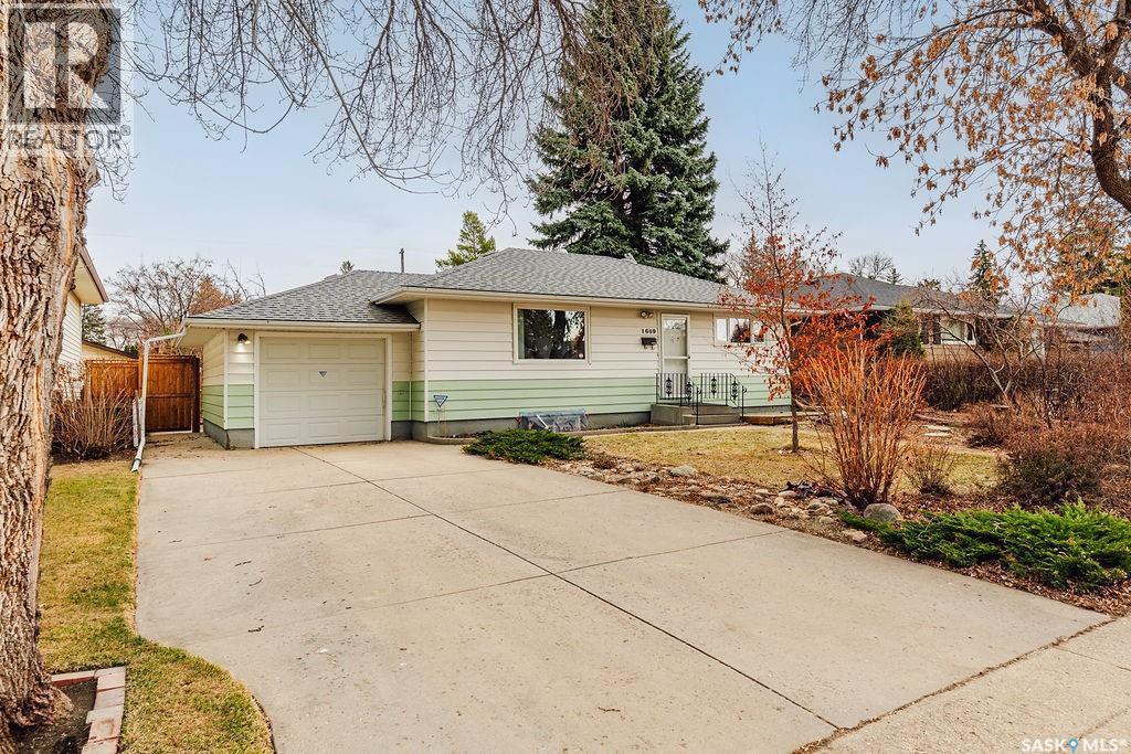 1609 Park Avenue, Saskatoon, SK - Outdoor
