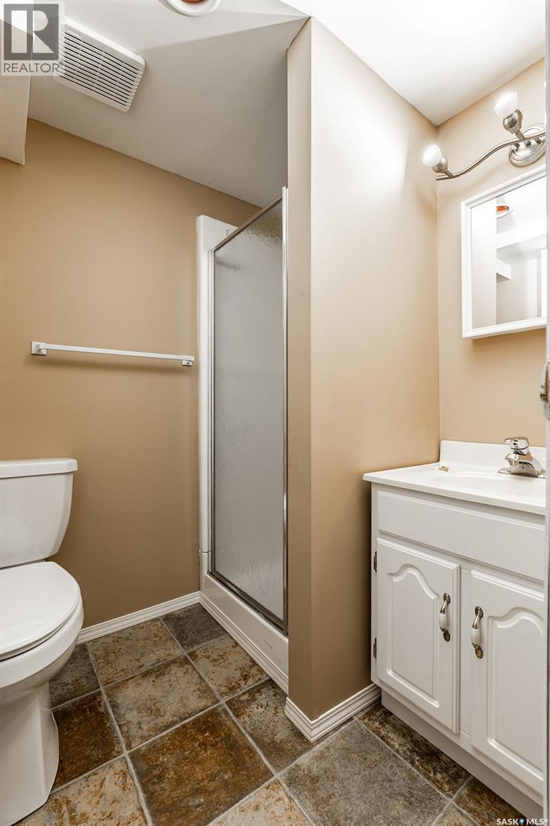 1609 Park Avenue, Saskatoon, SK - Indoor Photo Showing Bathroom