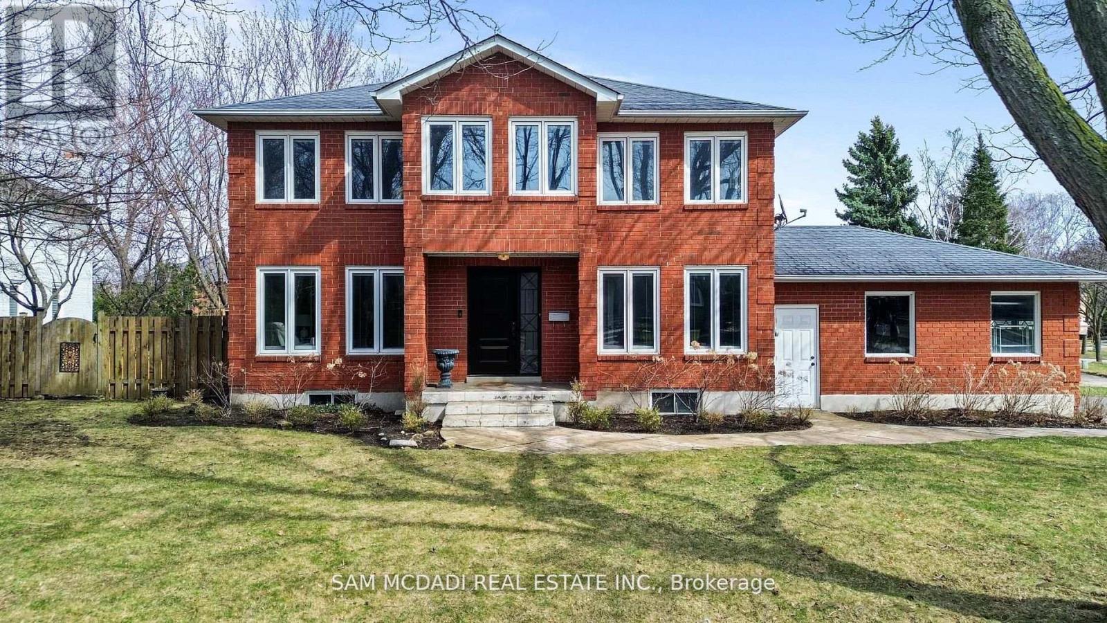 4025 Rolling Valley Drive, Mississauga, ON - Outdoor With Facade
