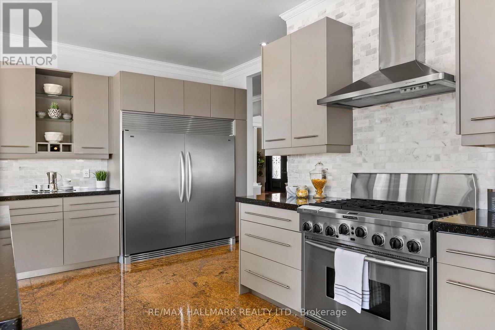 5038 Thornton Road N, Oshawa, ON - Indoor Photo Showing Kitchen With Stainless Steel Kitchen With Upgraded Kitchen