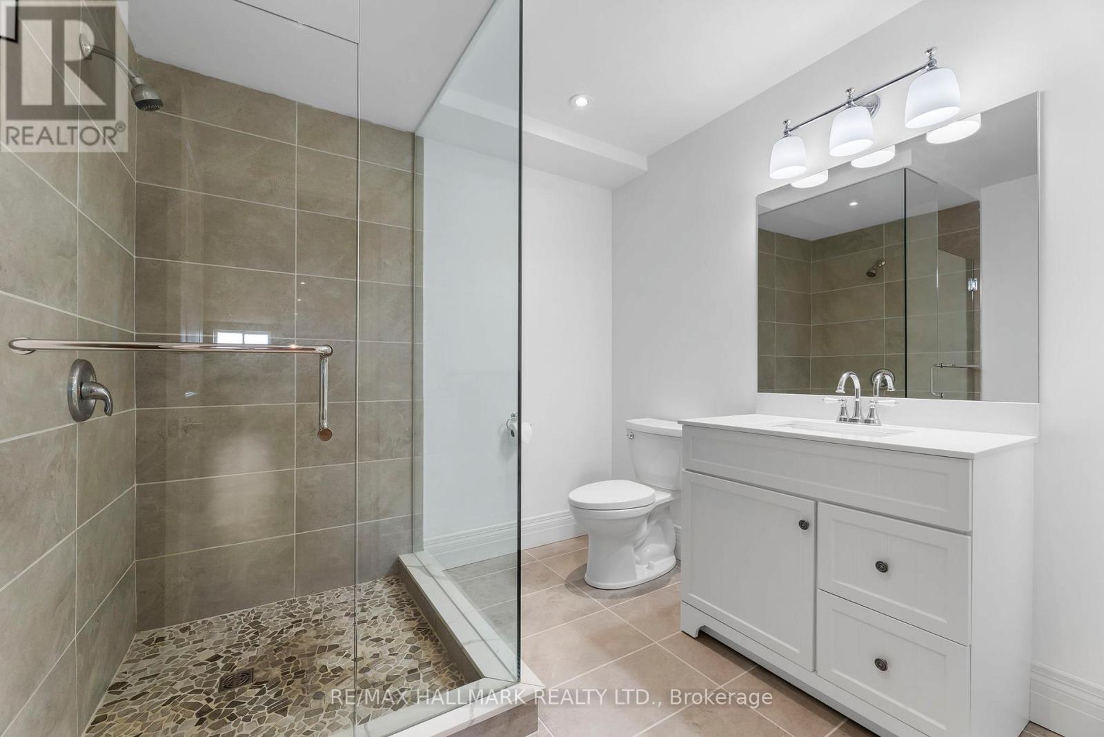 5038 Thornton Road N, Oshawa, ON - Indoor Photo Showing Bathroom