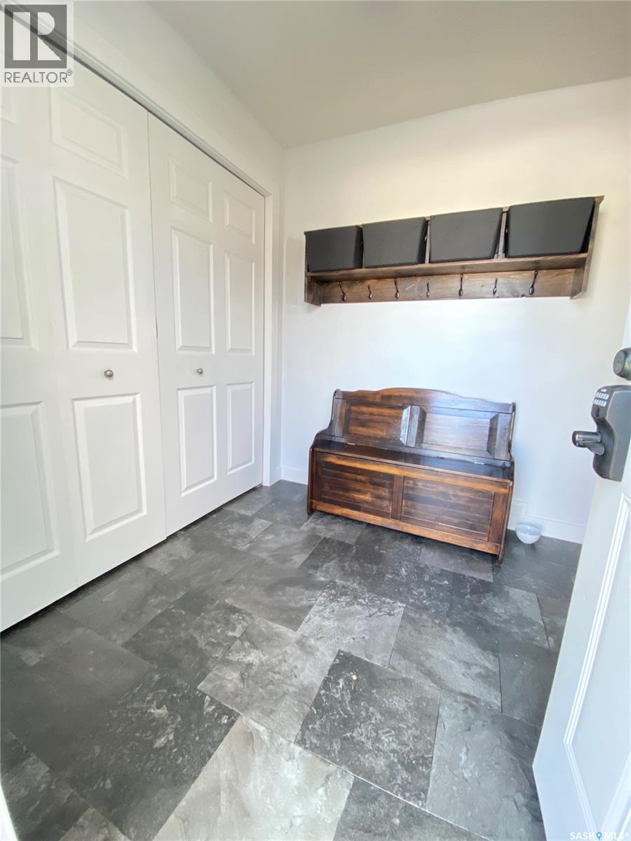 1205 Douglas Road, Weyburn, SK - Indoor Photo Showing Other Room