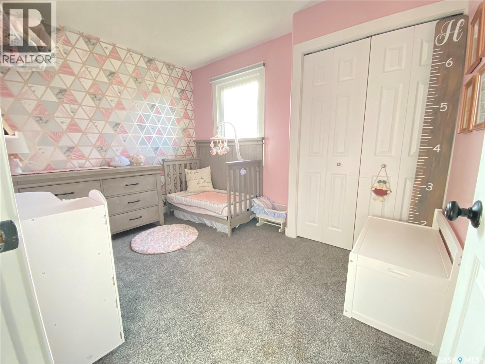 1205 Douglas Road, Weyburn, SK - Indoor
