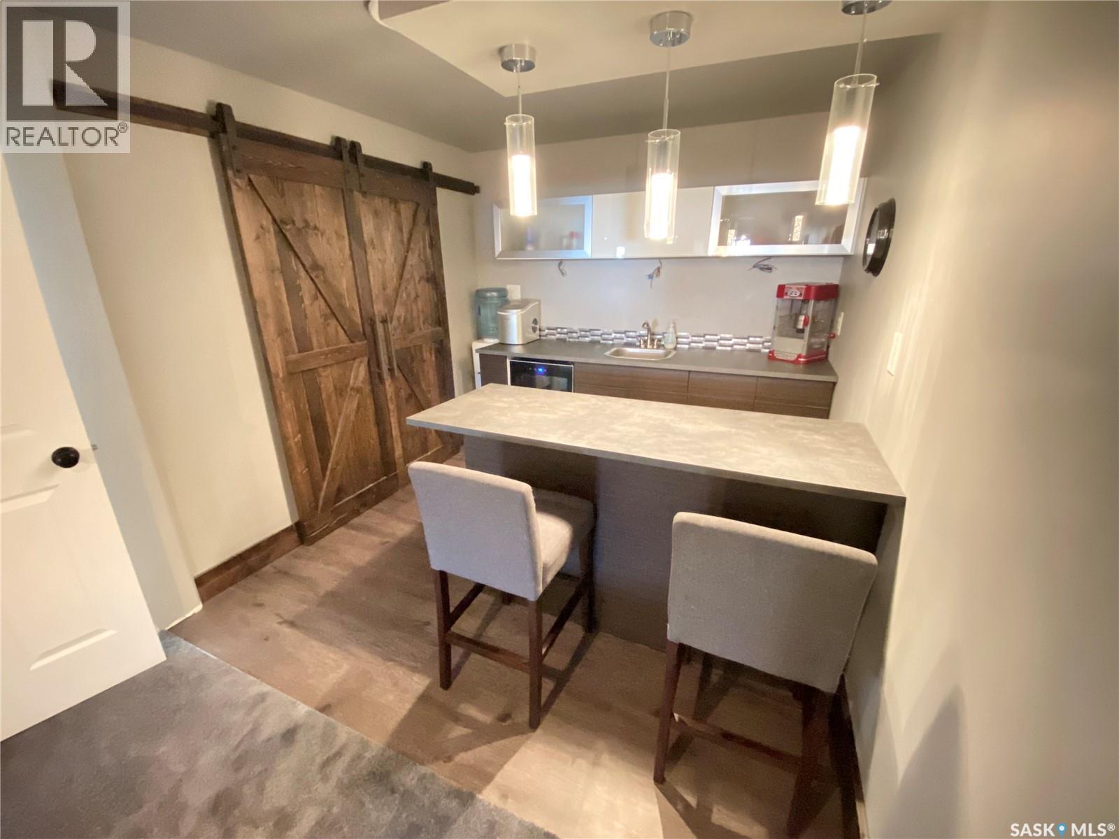 1205 Douglas Road, Weyburn, SK - Indoor