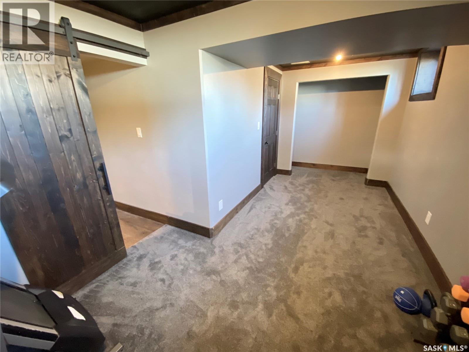 1205 Douglas Road, Weyburn, SK - Indoor Photo Showing Other Room