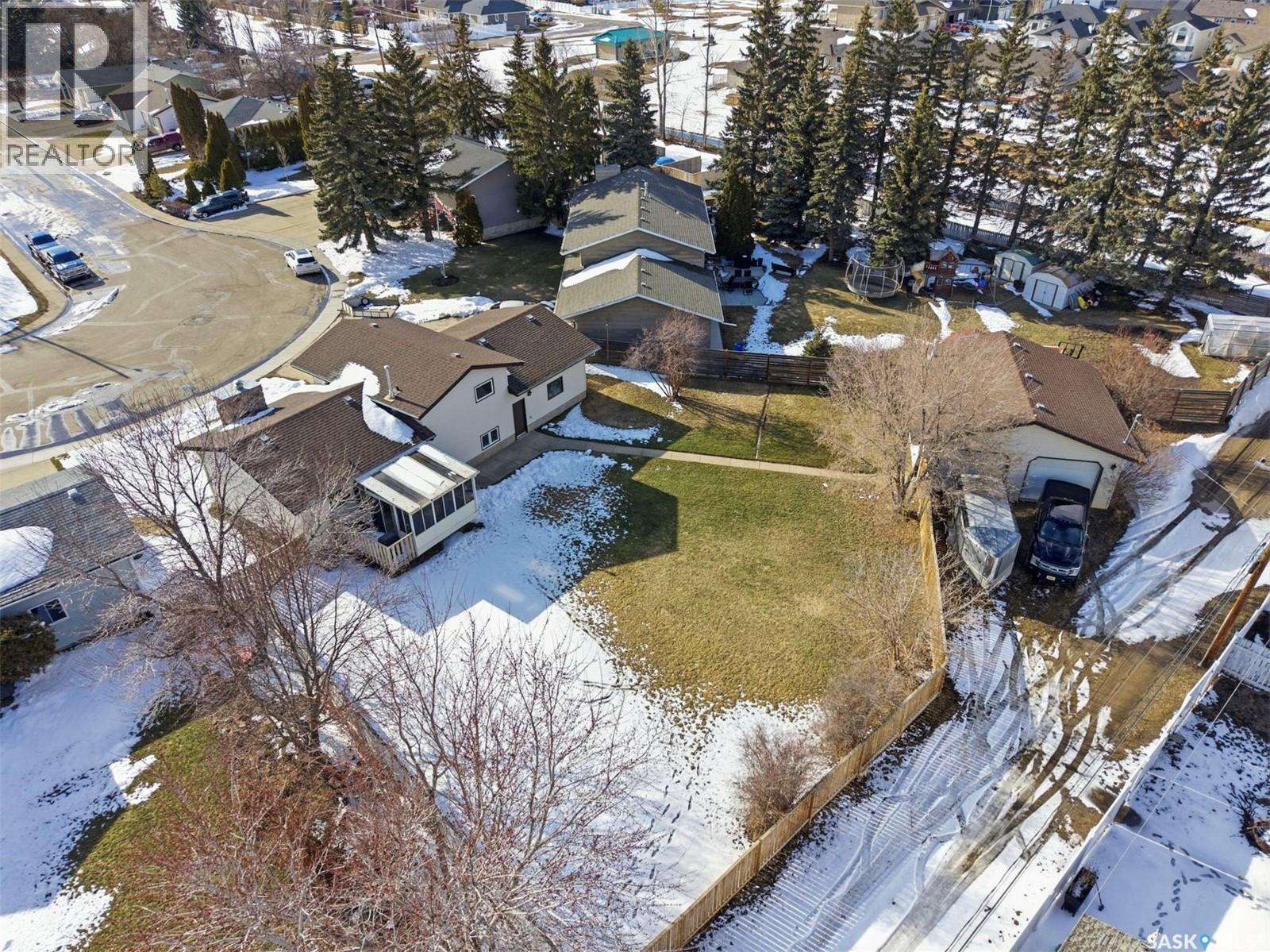 516 Wilken Crescent E, Warman, SK - Outdoor