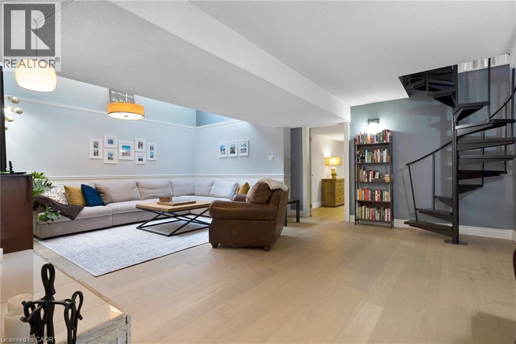37 Yellow Birch Drive, Kitchener, ON - Indoor Photo Showing Living Room