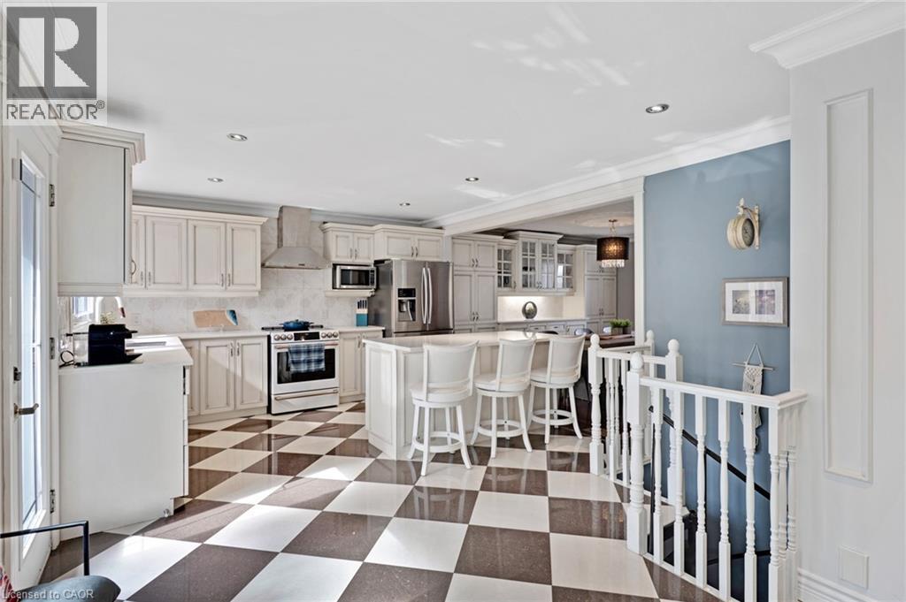 37 Yellow Birch Drive, Kitchener, ON - Indoor Photo Showing Kitchen