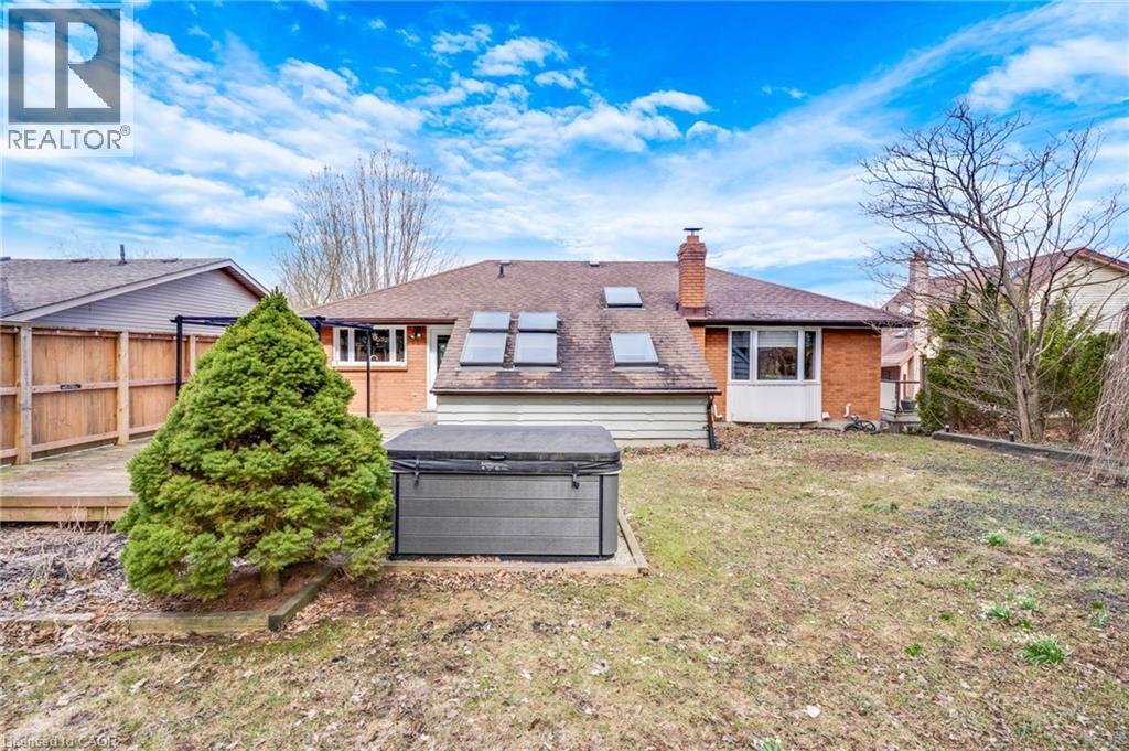 37 Yellow Birch Drive, Kitchener, ON - Outdoor