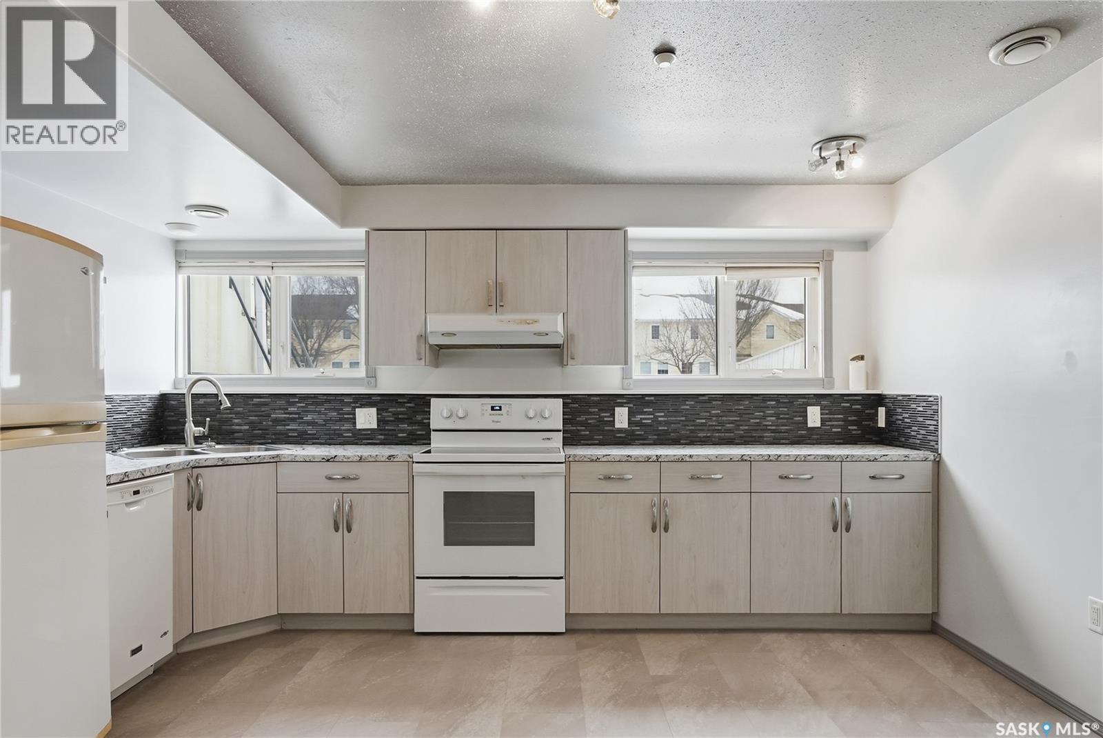 807 115Th Street E, Saskatoon, SK - Indoor Photo Showing Kitchen