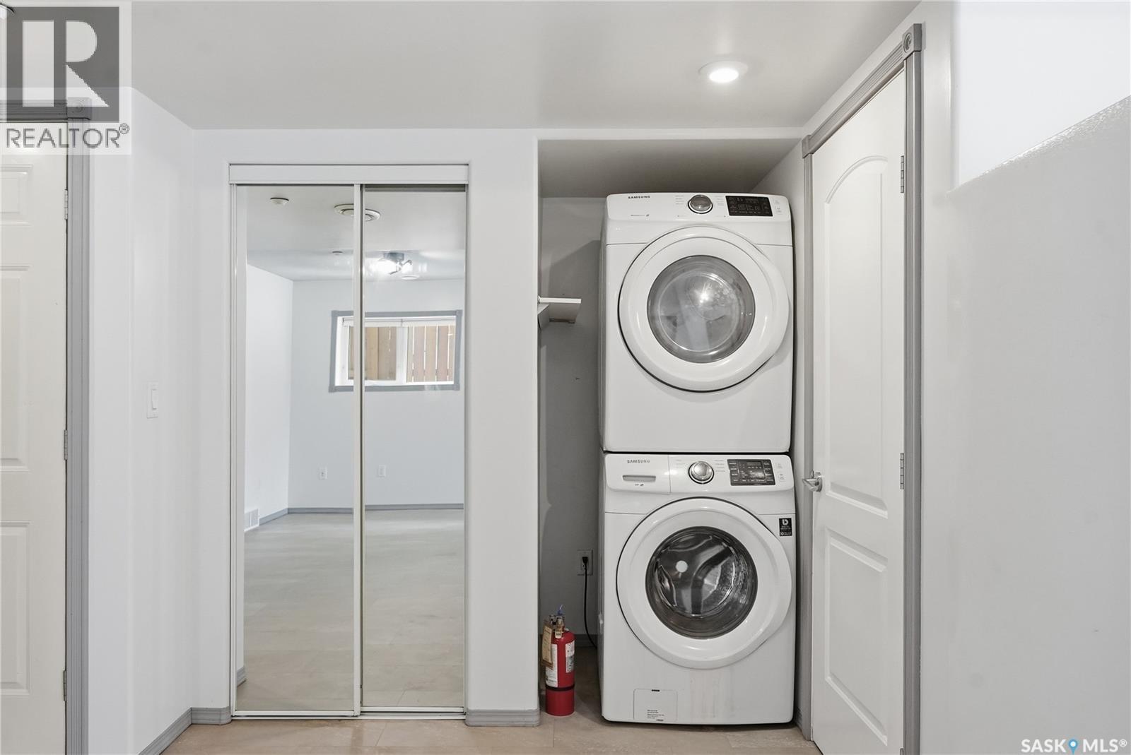 807 115Th Street E, Saskatoon, SK - Indoor Photo Showing Laundry Room