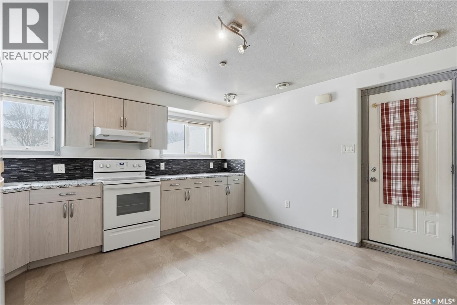 807 115Th Street E, Saskatoon, SK - Indoor Photo Showing Kitchen