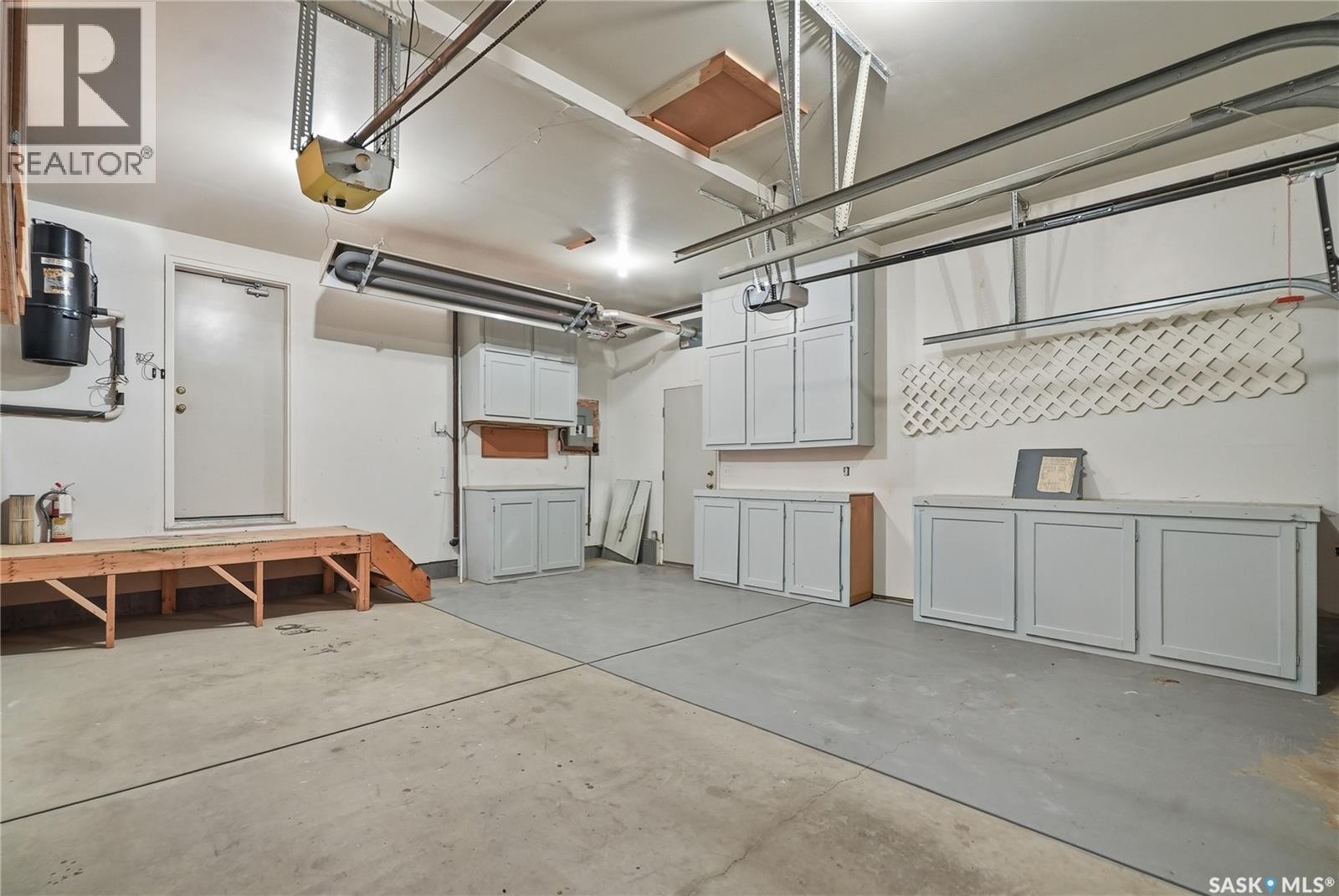 807 115Th Street E, Saskatoon, SK - Indoor Photo Showing Garage